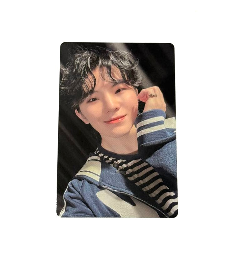 SEVENTEEN photocards [Seventeen in Carat Land 2023(Memory book)]