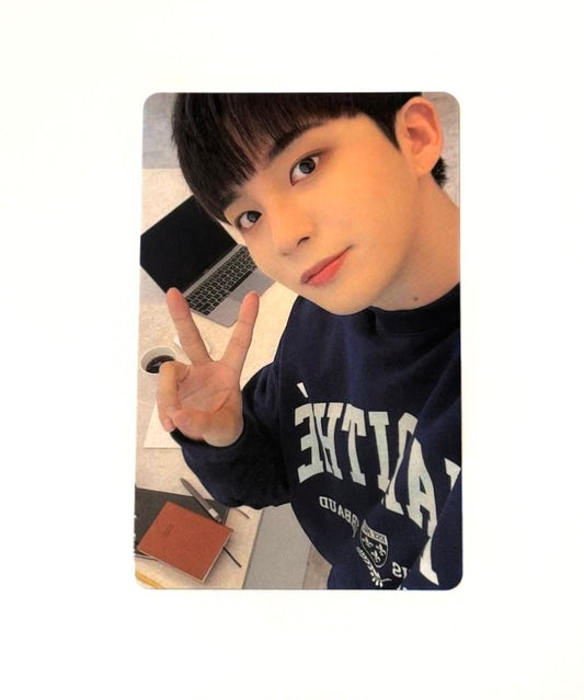 ATEEZ Jongho photocard [2023 Season’s Greeting]