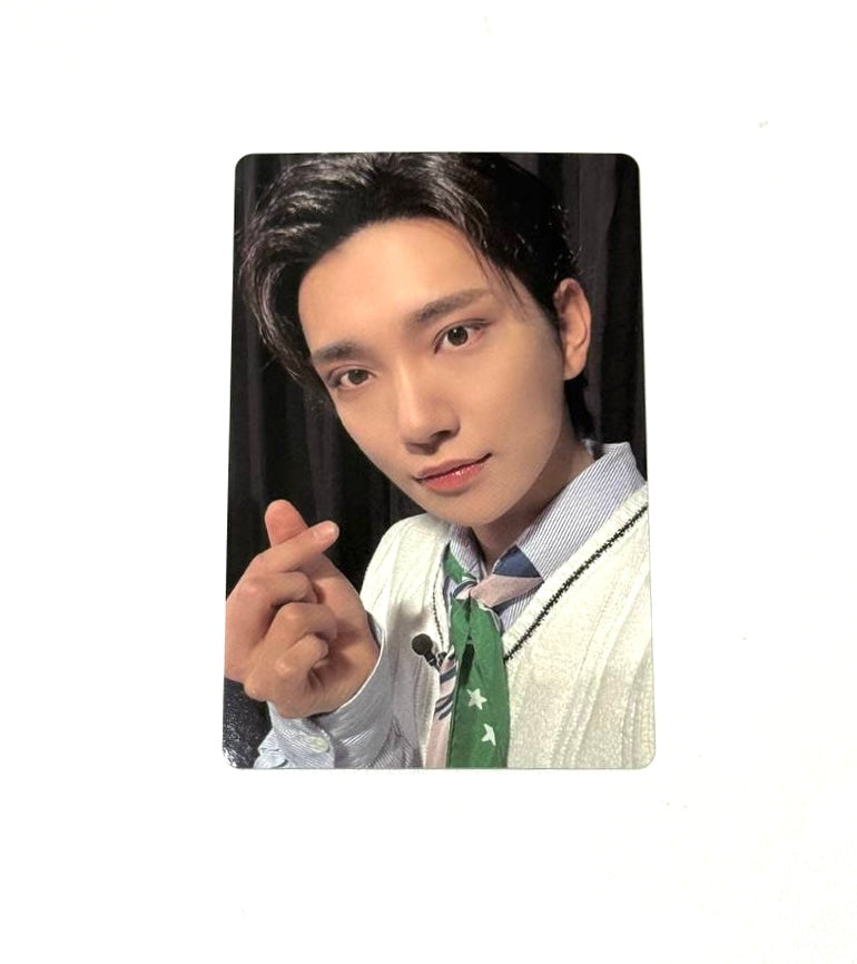 SEVENTEEN photocards [Seventeen in Carat Land 2023(Memory book)]
