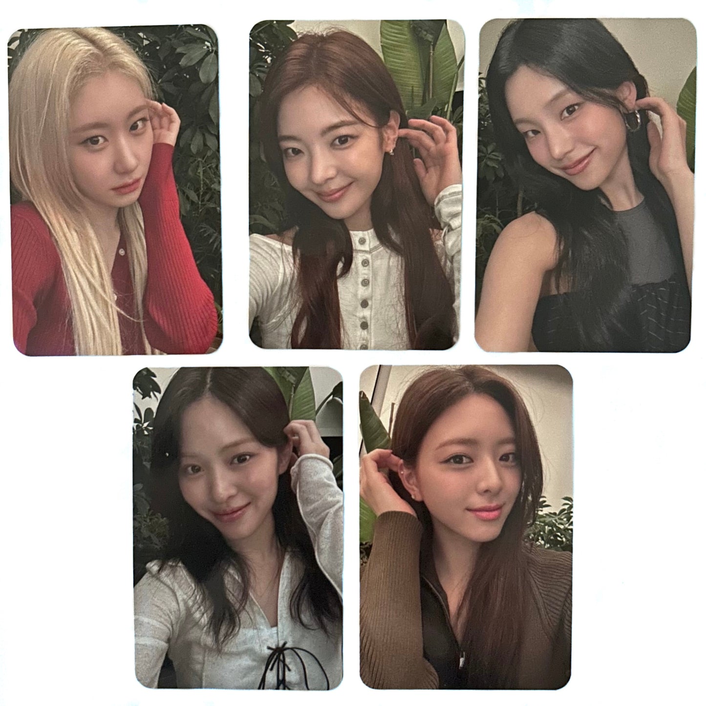 ITZY Music Korea photocards [GOLD]