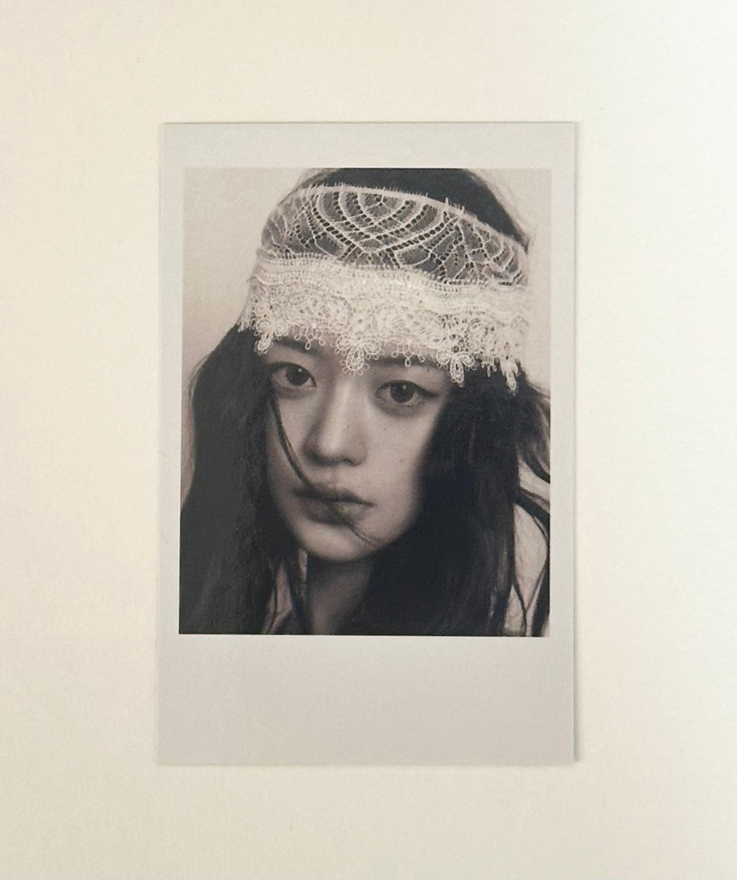 ILLIT POB polaroid photocards [Bomb]